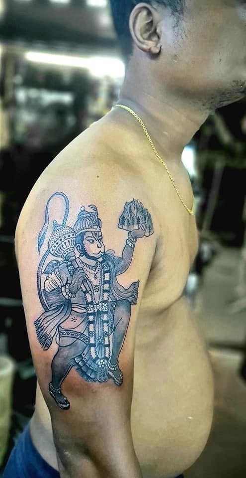 Artist working on client